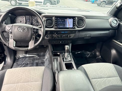 Used 2021 Toyota Tacoma TRD Sport AWD/4WD image 14