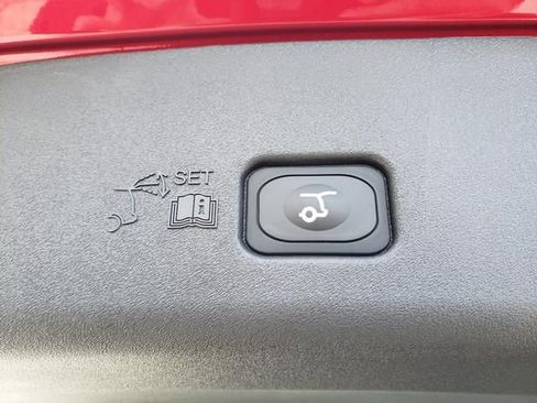 New 2026 Lincoln Nautilus Premier image 9