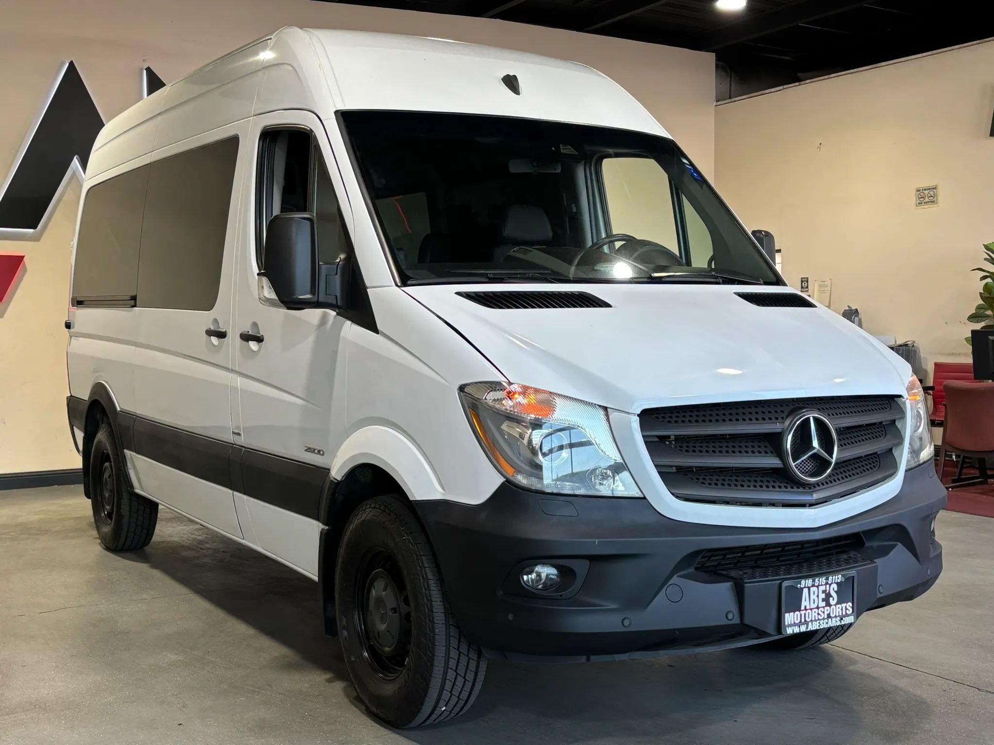 Used 2016 Mercedes-Benz Sprinter 2500 image 2