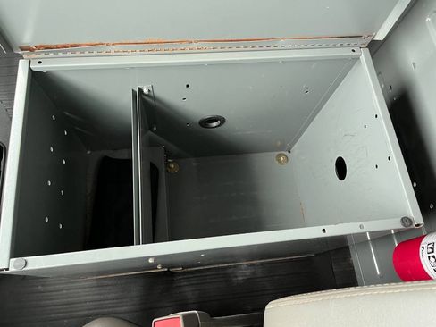 Used 2015 Chevrolet Express 2500 RWD image 13