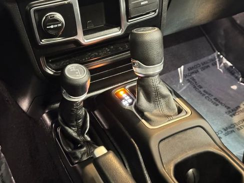 Used 2021 Jeep Wrangler Unlimited Sport image 32