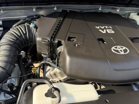 Used 2008 Toyota FJ Cruiser 4WD w/ Upgrade Pkg 2 image 8