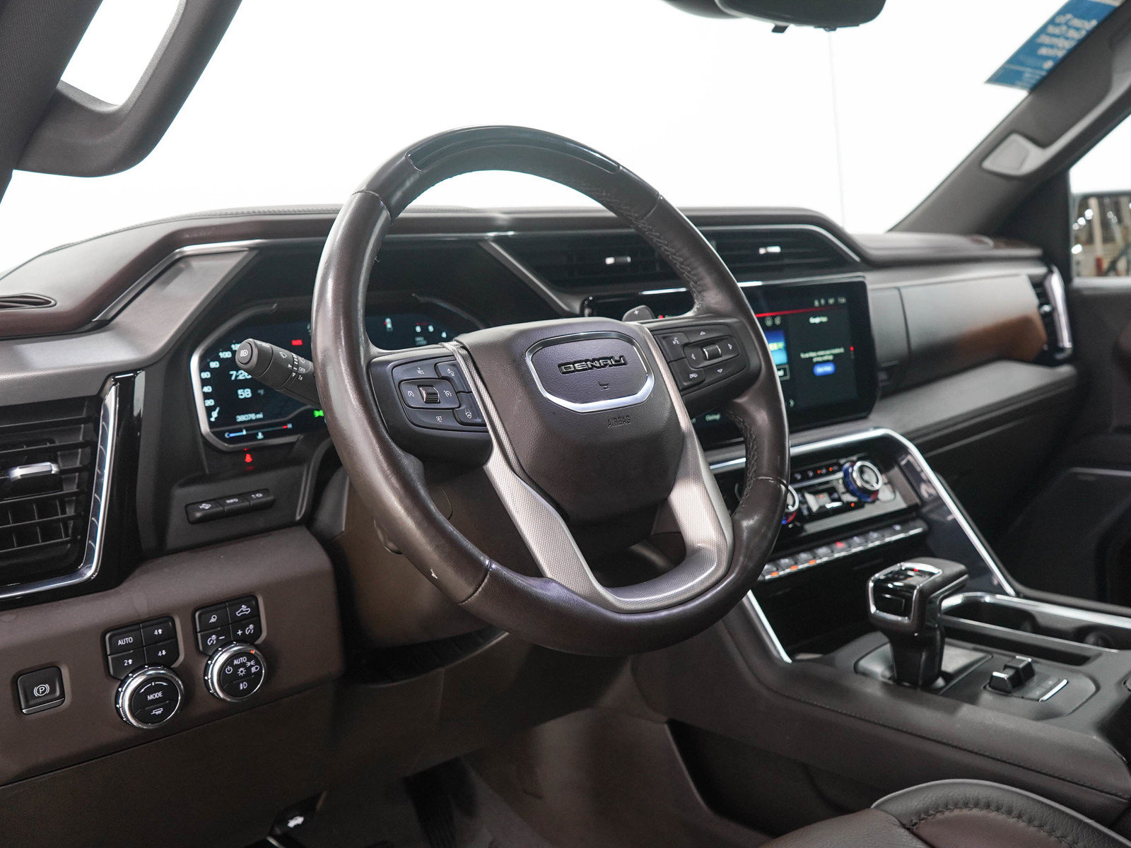 Used 2023 GMC Sierra 1500 Denali AWD/4WD image 25