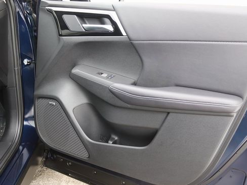 Used 2025 Mitsubishi Outlander SE image 37