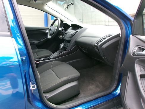 Used 2018 Ford Focus SE image 9