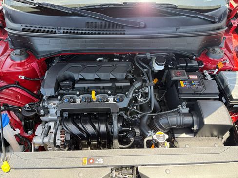 Certified 2022 Hyundai Venue SEL FWD image 20