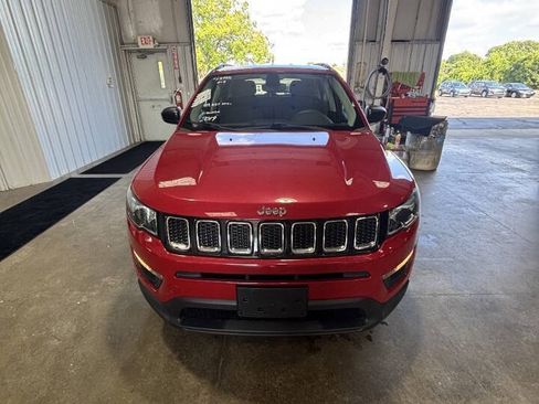 Used 2019 Jeep Compass Sport AWD/4WD image 3