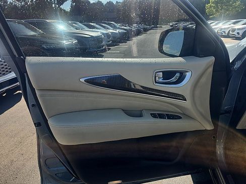 Used 2019 INFINITI QX60 Pure AWD/4WD image 10