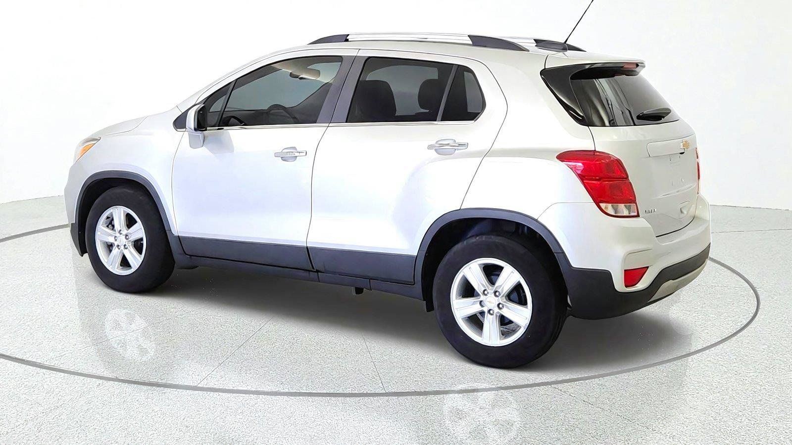 Used 2020 Chevrolet Trax LT w/ LT Convenience Package FWD image 6