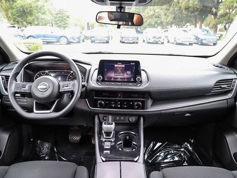 Used 2024 Nissan Rogue S FWD image 13