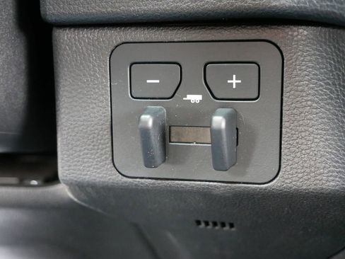 Used 2025 Toyota Tundra SR5 AWD/4WD image 30