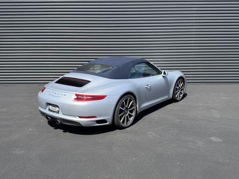 Certified 2017 Porsche 911 Carrera S image 9