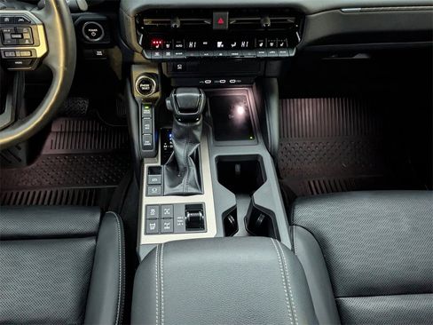 Used 2024 Toyota Land Cruiser image 20