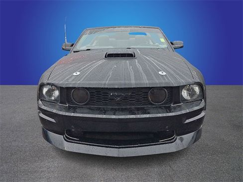 Used 2006 Ford Mustang GT image 2