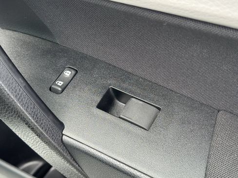Used 2019 Toyota Corolla LE w/ Carpet Mat Package (TMS) FWD image 30