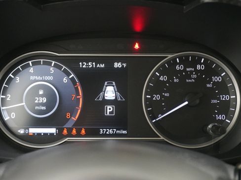 Used 2022 Nissan Versa SV image 14