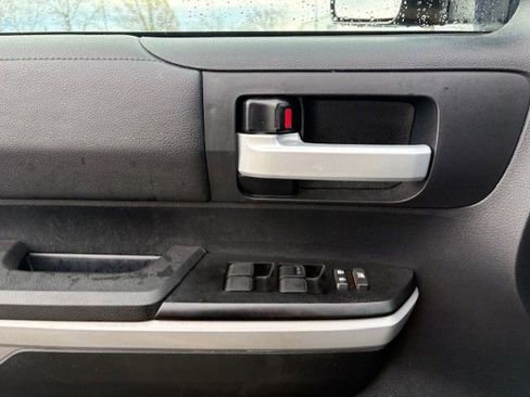 Used 2018 Toyota Tundra SR5 w/ TRD Off Road Package image 8