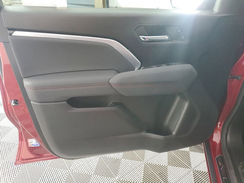 Used 2024 Chevrolet Colorado Z71 w/ LPO, Dark Essentials Package image 28