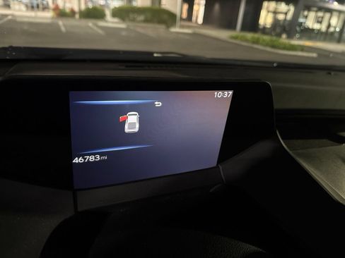 Used 2024 Toyota Prius Prime FWD image 11