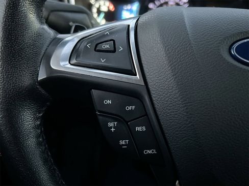 Used 2018 Ford Fusion SE w/ Fusion SE Technology Package image 23