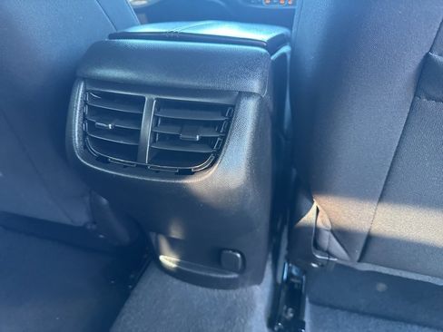 Used 2021 Chevrolet Malibu LT image 22