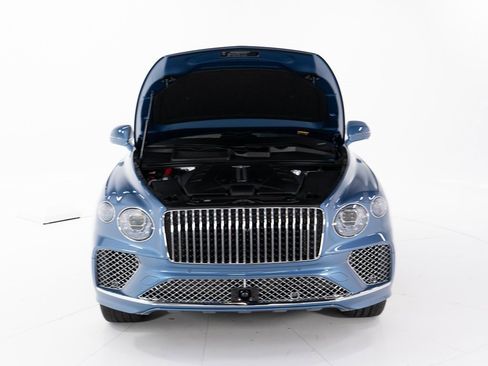 Certified 2025 Bentley Bentayga image 48