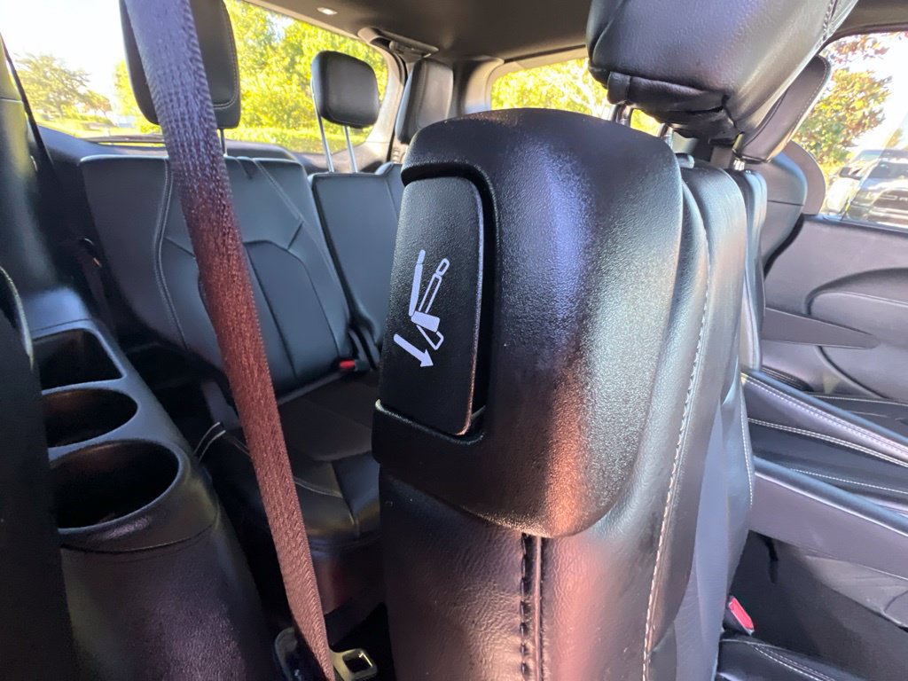 Used 2025 Chrysler Pacifica Select FWD image 20