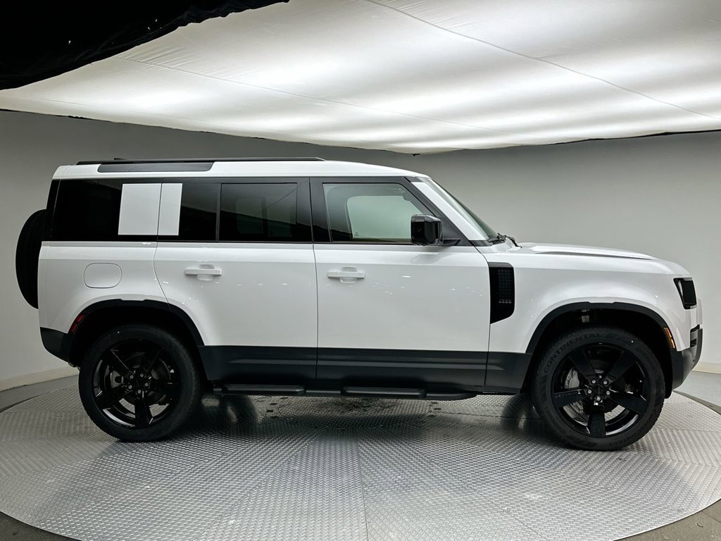 New 2026 Land Rover Defender 110 S AWD/4WD image 4