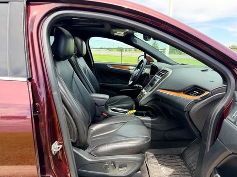Used 2019 Lincoln MKC Reserve w/ MKC Climate Package AWD/4WD image 11