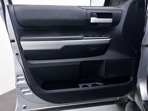 Used 2016 Toyota Tundra SR5 image 16