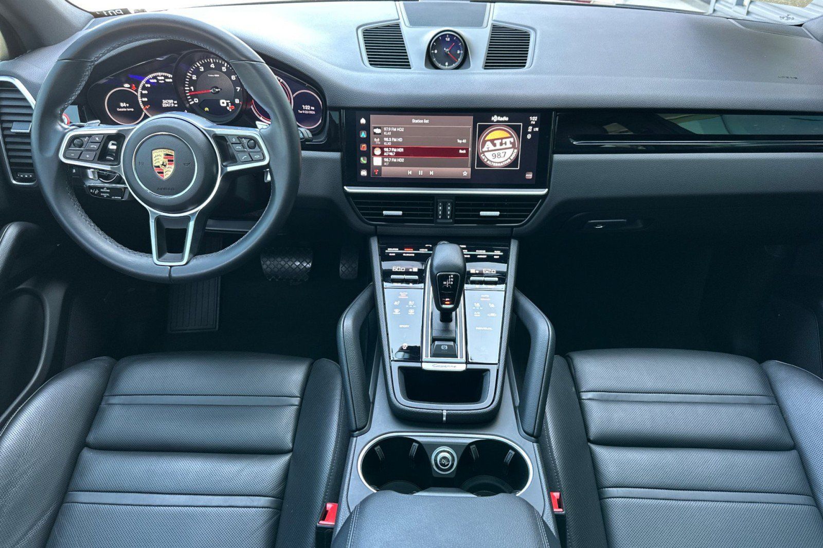 Certified 2023 Porsche Cayenne AWD/4WD image 6