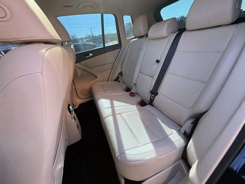 Used 2015 Volkswagen Tiguan SE image 10