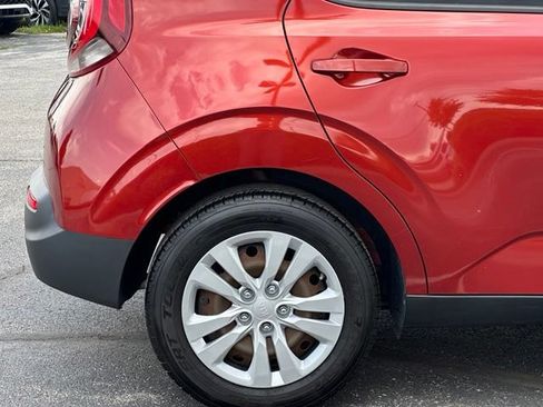 Used 2020 Kia Soul LX FWD image 9