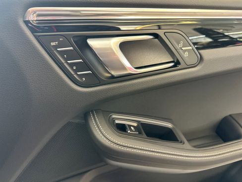 New 2026 Porsche Macan Turbo image 19