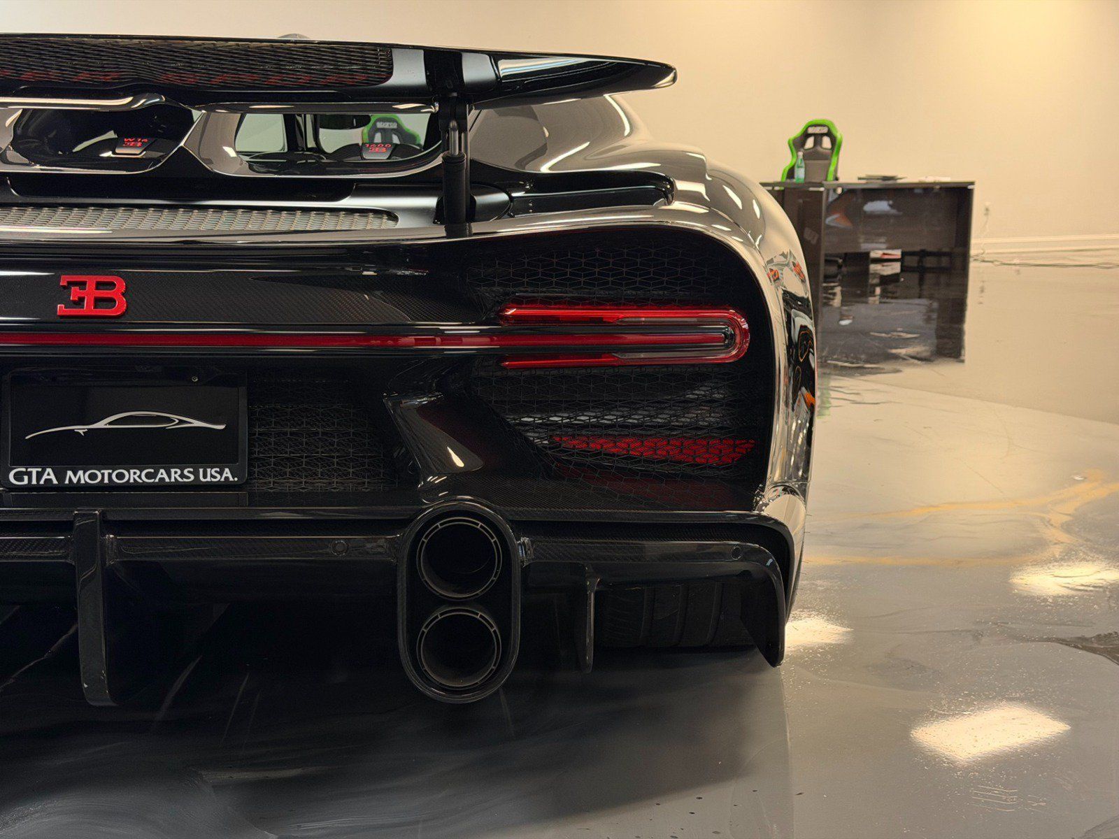 Used 2024 Bugatti Chiron Super Sport AWD/4WD image 20