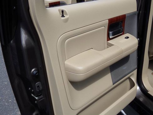 Used 2005 Ford F150 Lariat image 50