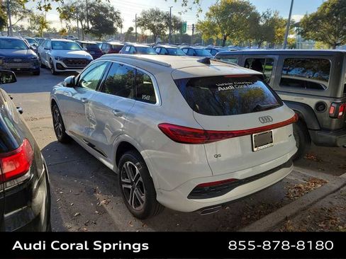 Used 2025 Audi Q5 Premium w/ Convenience Package image 11