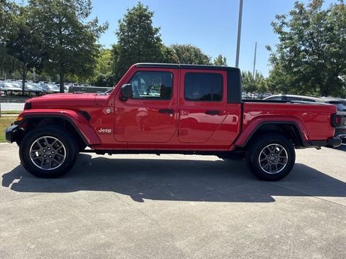 Used 2023 Jeep Gladiator Overland AWD/4WD image 9
