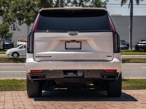 Used 2024 Cadillac Escalade ESV Sport Platinum w/ LPO, ONYX Package AWD/4WD image 4