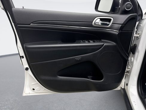 Used 2021 Jeep Grand Cherokee Limited image 9