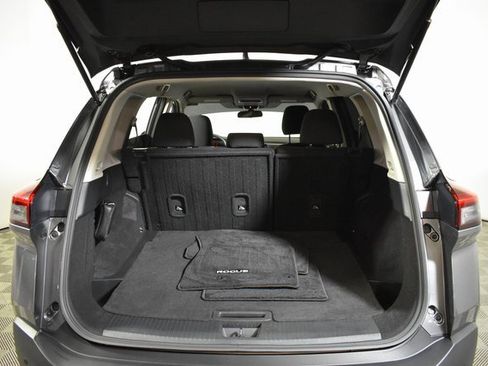 Used 2023 Nissan Rogue S image 27