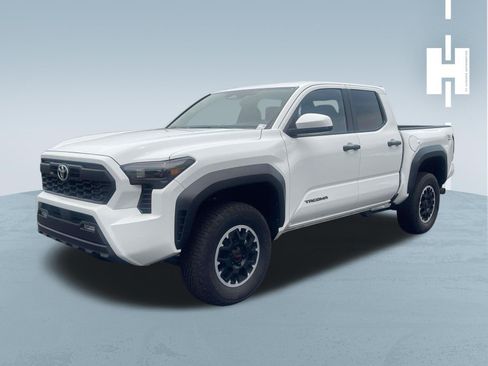 Used 2024 Toyota Tacoma TRD Off-Road AWD/4WD image 3