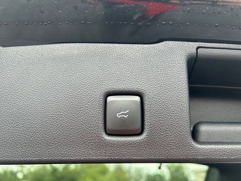 New 2025 Ford Escape SE image 27