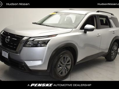 Used 2025 Nissan Pathfinder SV
