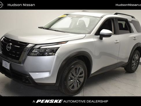 Used 2025 Nissan Pathfinder SV AWD/4WD image 1