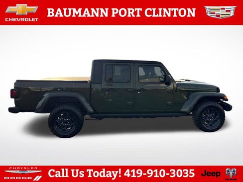 Used 2023 Jeep Gladiator Sport AWD/4WD image 7