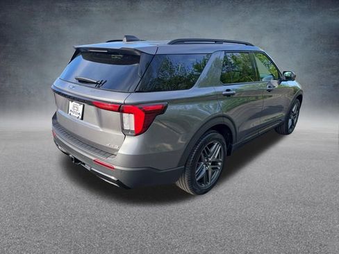 Certified 2025 Ford Explorer ST-Line w/ ST-Line Street Pack AWD/4WD image 7