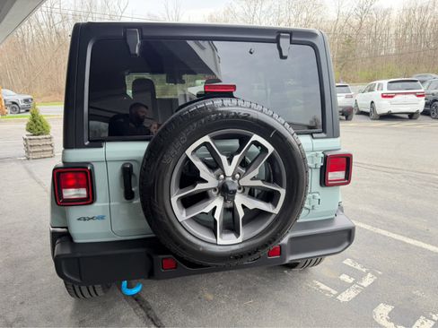 Used 2024 Jeep Wrangler Sport S w/ Convenience Group image 7