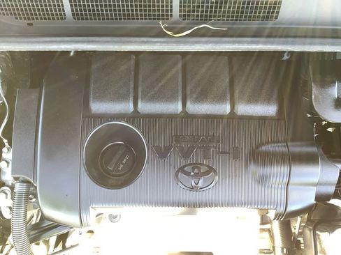 Used 2015 Toyota Venza LE AWD/4WD image 21