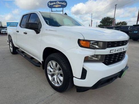 Used 2020 Chevrolet Silverado 1500 Custom w/ Custom Value Package RWD image 2